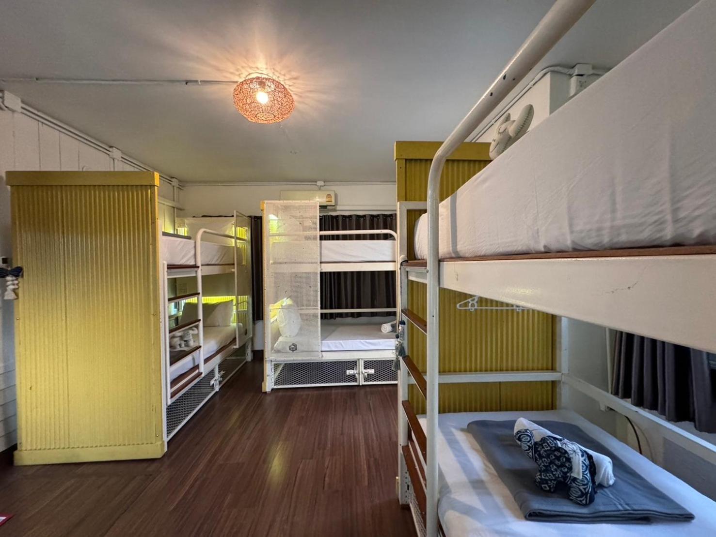 Chiza Hostel Chiangmai เชียงใหม่ ภายนอก รูปภาพ