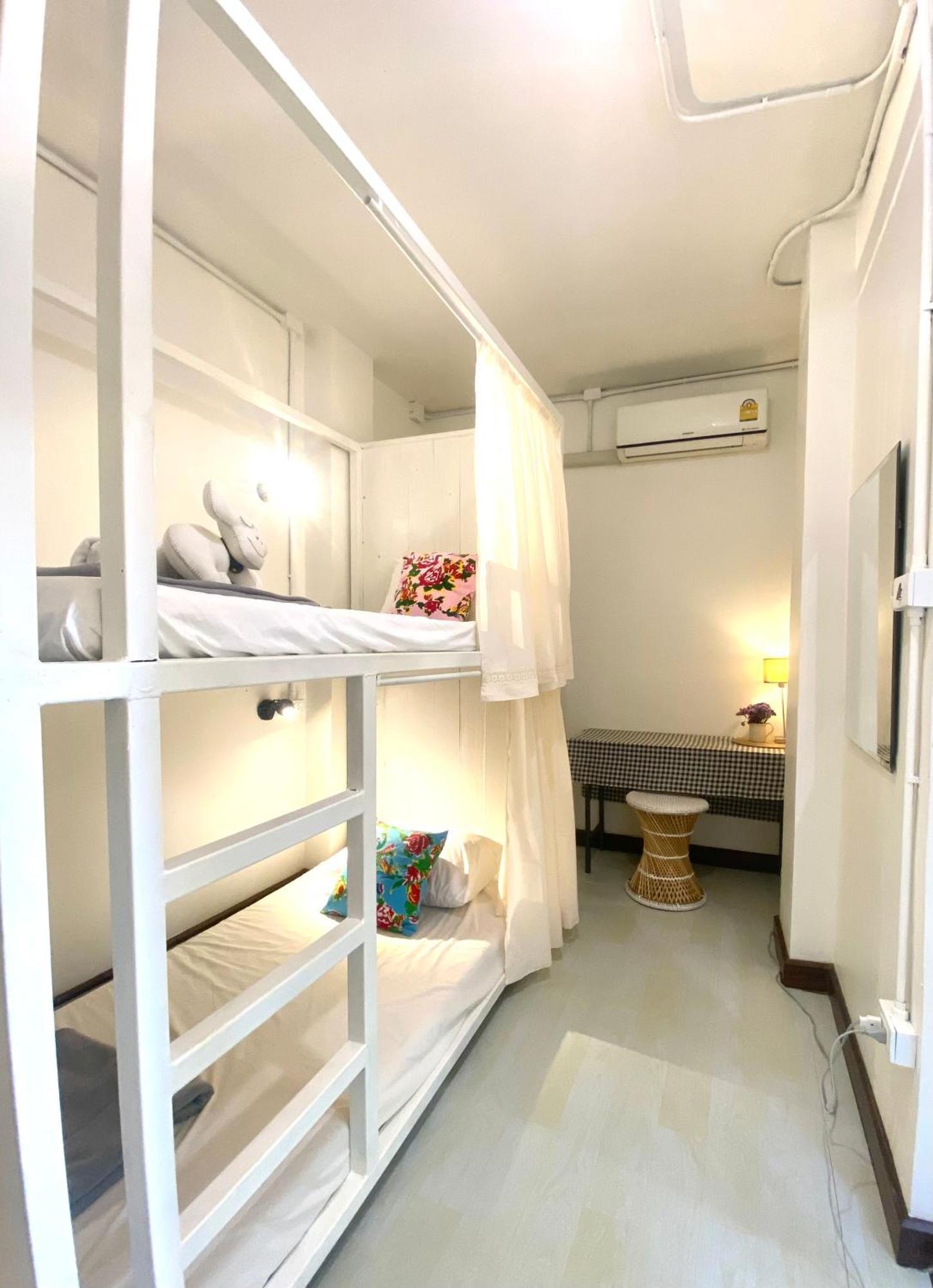 Chiza Hostel Chiangmai เชียงใหม่ ภายนอก รูปภาพ